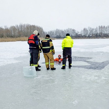 Ratownictwo na zamarzniętych akwenach. Doskonalenie umiejętności